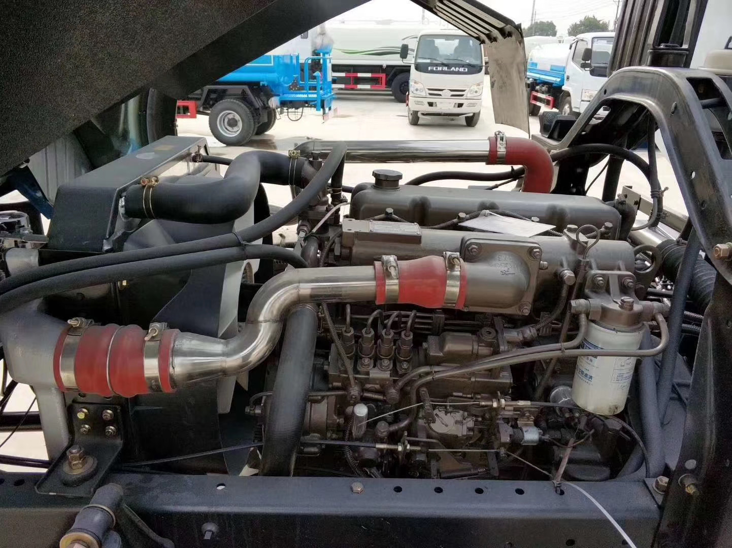 10-12噸東風(fēng)油罐車圖片